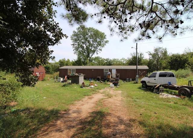 Property at 103 Hawk Springs Dr, Mcloud, OK 74851, 3 beds, 2 baths