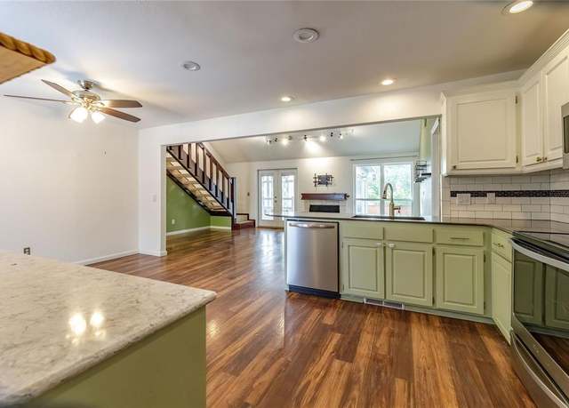 Property at 7916 Wilshire Ridge Dr, Oklahoma City, OK 73132, 3 beds, 2 baths