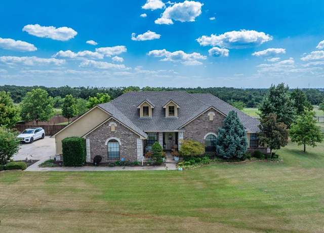 Property at 1633 Twin Spires Trl, Guthrie, OK 73044, 3 beds, 2 baths