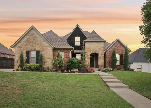 Property at 2002 Ithaca Dr, Norman, OK 73071, 4 beds, 3.5 baths