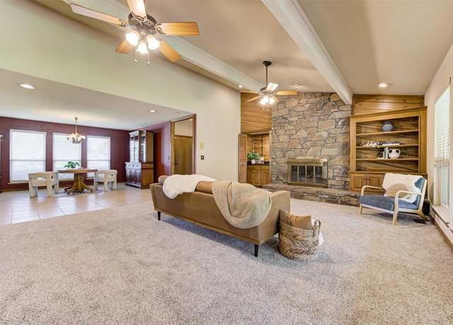 Property at 726 Sunny Brook Pl, Edmond, OK 73034, 5 beds, 2.5 baths