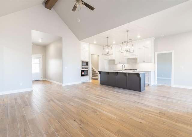 Property at 15204 Jasper Ln, Edmond, OK 73013, 4 beds, 3 baths