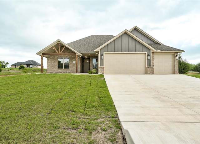 Property at 2318 Lions Pride Way, Blanchard, OK 73010, 5 beds, 2 baths