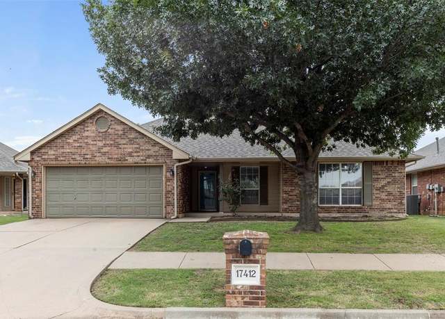 Property at 17412 Mercury Ln, Edmond, OK 73012, 4 beds, 2 baths