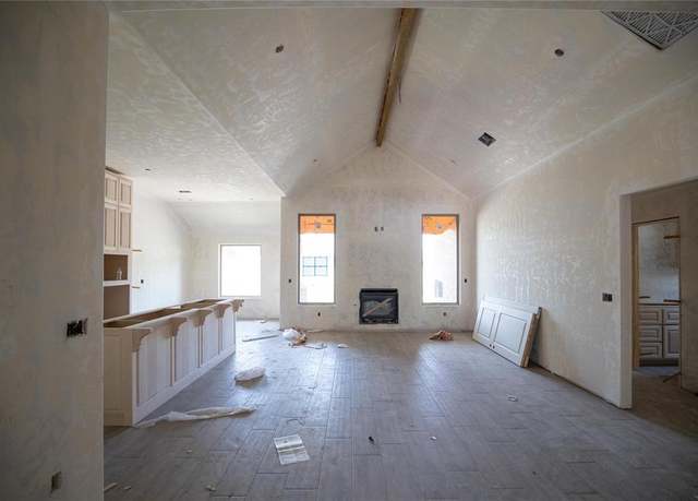 Property at 9305 NW 117th St, Yukon, OK 73099, 4 beds, 2 baths