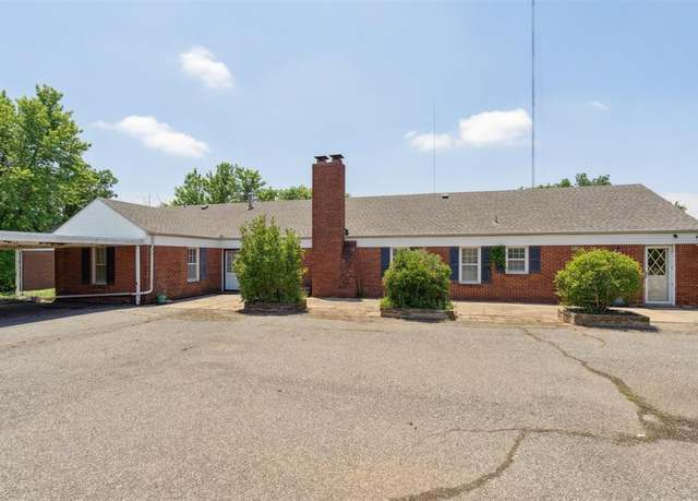 Property at 1500 E Wilshire Blvd, Oklahoma City, OK 73111, 3 beds, 2.5 baths