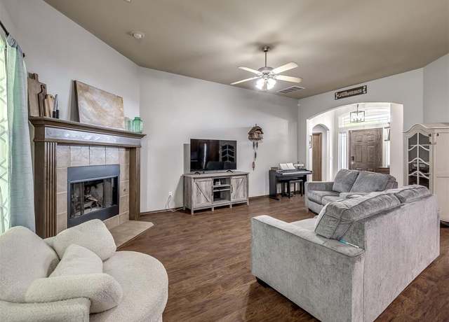 Property at 749 Dana Dr, Yukon, OK 73099, 4 beds, 2 baths
