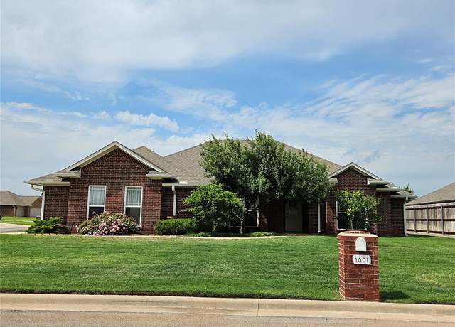 Property at 1801 Caribou St, Altus, OK 73521, 4 beds, 2 baths