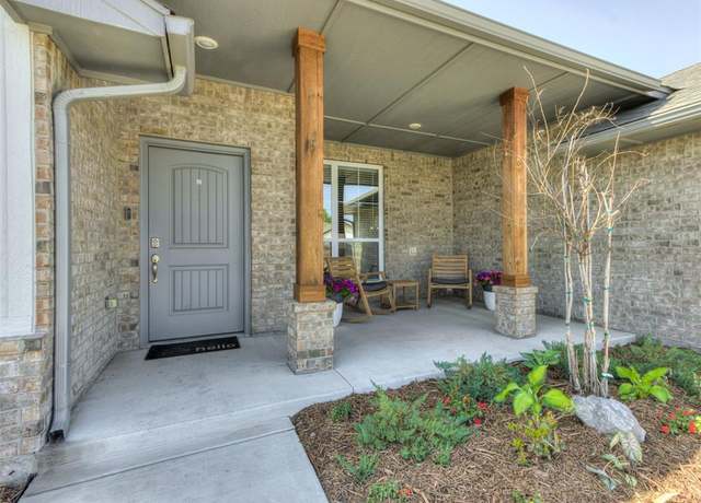 Property at 8512 NW 77th St, Oklahoma City, OK 73132, 4 beds, 2.5 baths