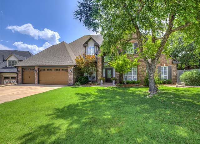 Property at 2900 Kingwood Dr, Edmond, OK 73013, 4 beds, 3.5 baths