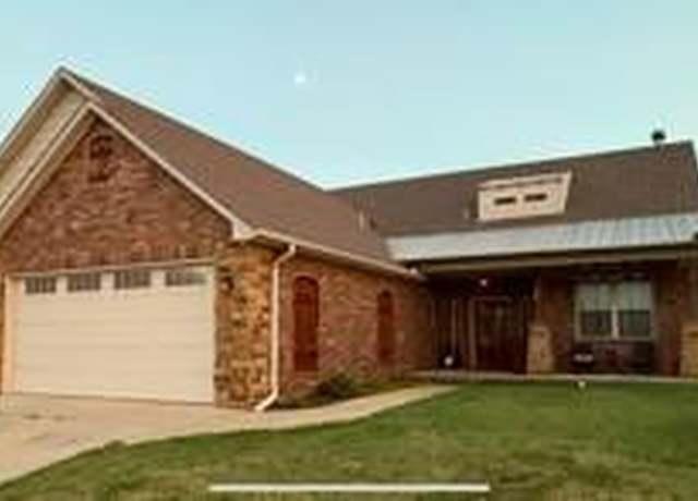 Property at 11424 NW 109th St, Yukon, OK 73099, 5 beds, 2.5 baths