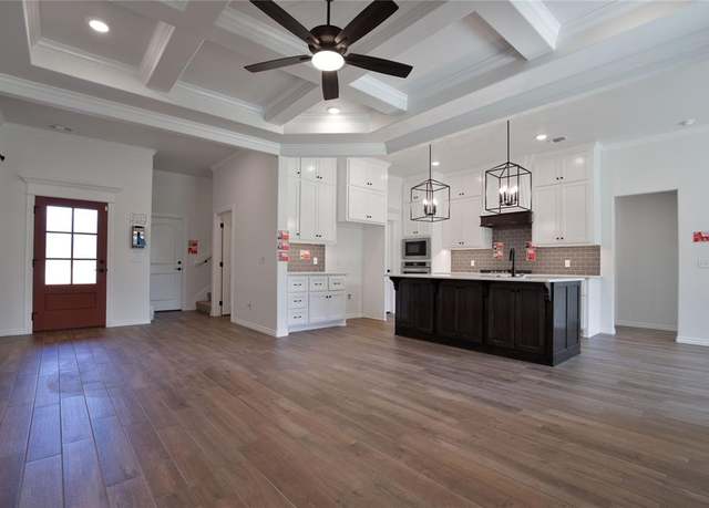 Property at 8800 Tyrion Dr, Edmond, OK 73007, 4 beds, 3 baths