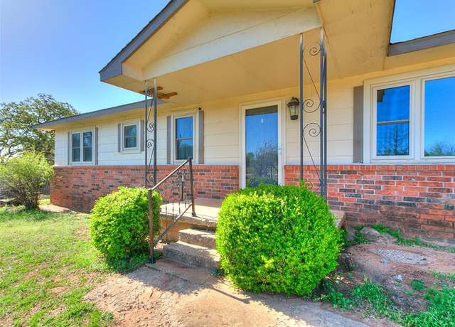 Property at 9304 Whitebrook St, Norman, OK 73026, 3 beds, 1.5 baths