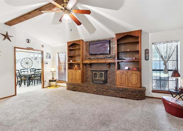 Property at 410 E Johnson St, Lexington, OK 73051, 4 beds, 2 baths