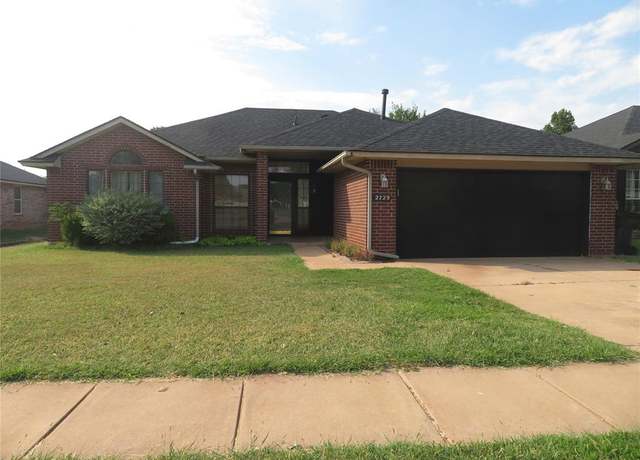 Property at 2729 NW 162nd St, Edmond, OK 73013, 3 beds, 2 baths