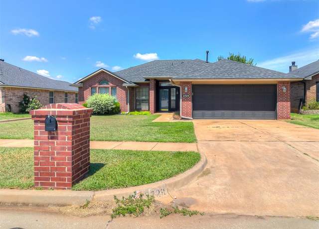 Property at 2729 NW 162nd St, Edmond, OK 73013, 3 beds, 2 baths
