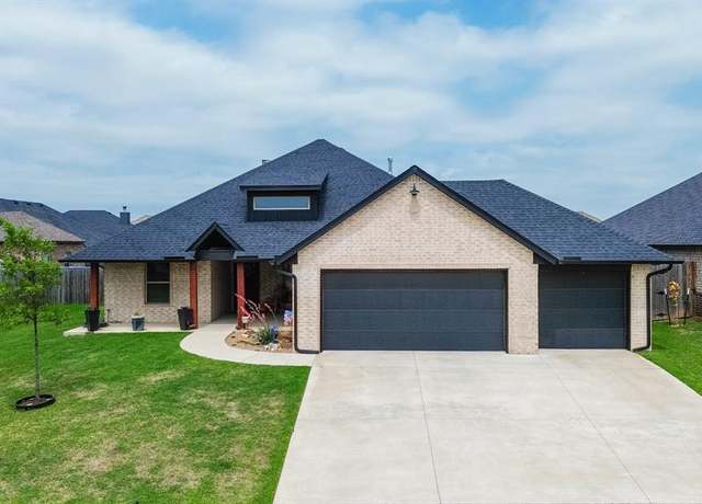 Property at 10608 Wild Horse Creek Dr, Yukon, OK 73099, 4 beds, 2 baths