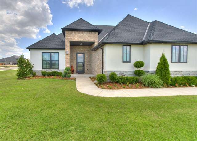 Property at 22301 Pine Bluff Way, Edmond, OK 73025, 5 beds, 4 baths
