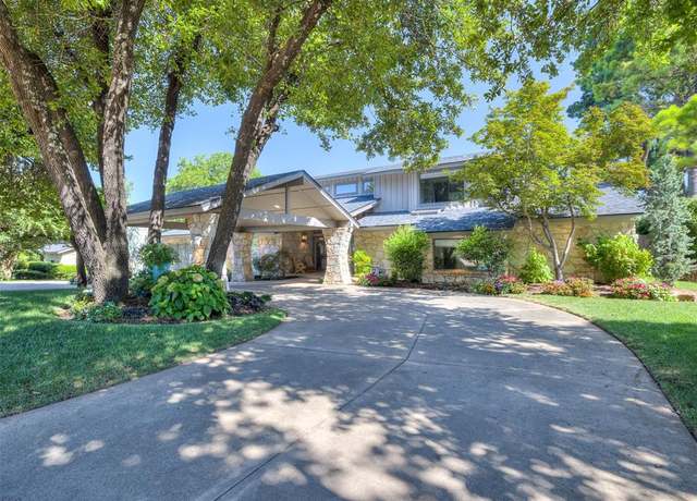 Property at 1011 Saint Andrews Dr, Edmond, OK 73025, 4 beds, 4.5 baths