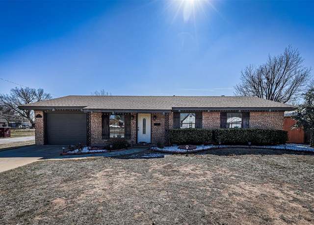 Property at 326 E Cleveland St, Mangum, OK 73554, 3 beds, 2 baths