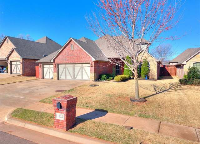 Property at 3325 Lakeshire Ridge Way, Edmond, OK 73034, 4 beds, 2.5 baths