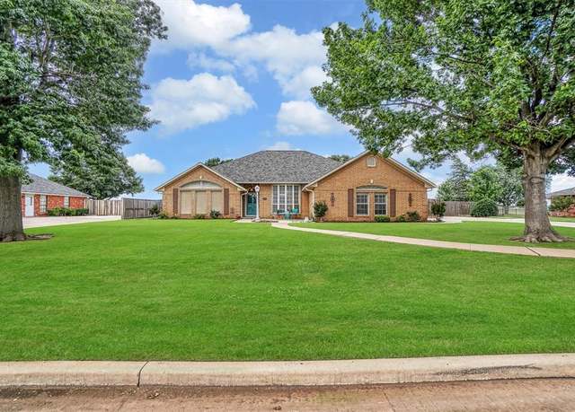 Property at 409 Pheasant Cir, Altus, OK 73521, 4 beds, 3 baths