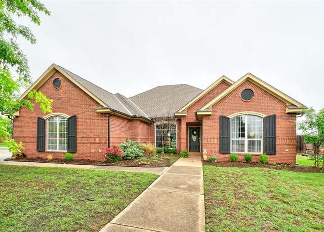 Property at 425 Cypress St, Piedmont, OK 73078, 4 beds, 3 baths