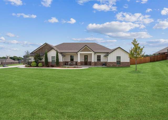 Property at 1340 Glenwood Dr, Tuttle, OK 73089, 4 beds, 2.5 baths