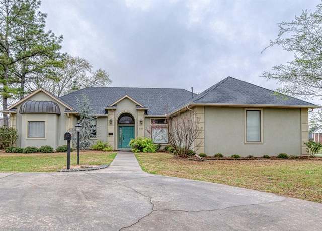 Property at 832 W Adams St, Purcell, OK 73080, 3 beds, 2 baths