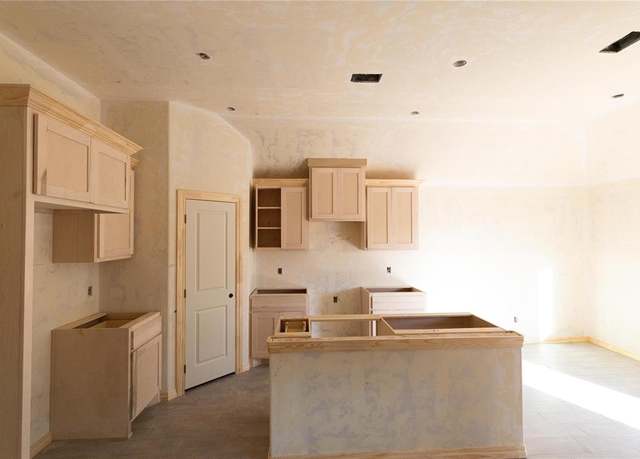 Property at 3133 Grapevine St, Edmond, OK 73034, 4 beds, 2 baths