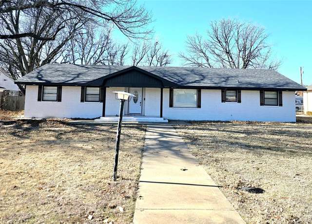 Property at 511 N Washington St, Hobart, OK 73651, 3 beds, 2 baths