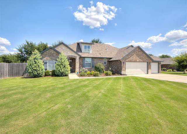 Property at 4520 Baldwin Ave, Moore, OK 73160, 3 beds, 2.5 baths