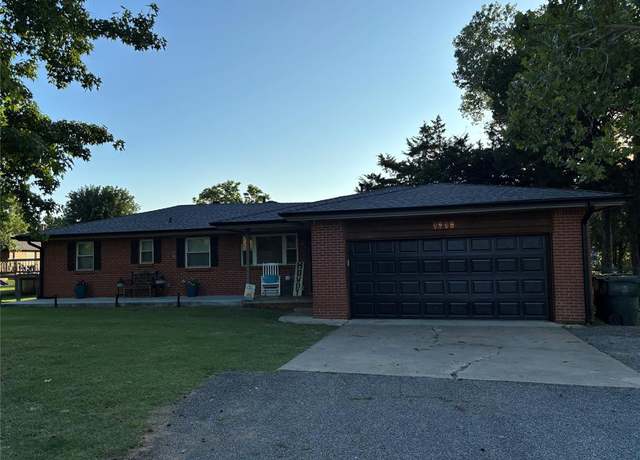Property at 1717 S Webster Dr, Midwest City, OK 73130, 4 beds, 2.5 baths