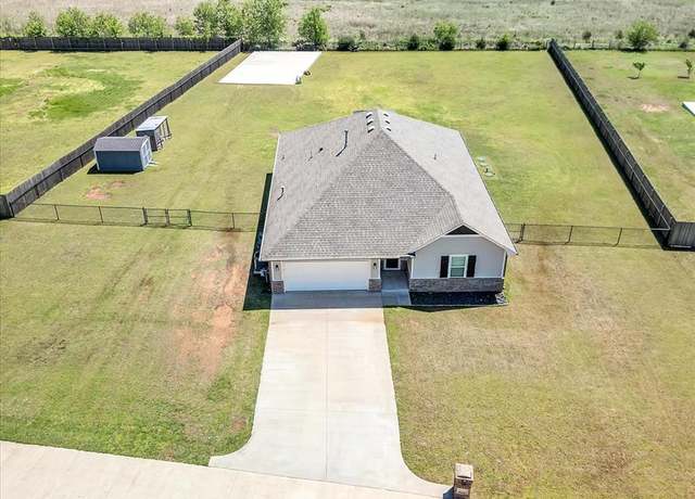 Property at 14330 Meadow Ridge Ln, Edmond, OK 73025, 3 beds, 2 baths