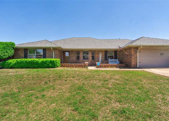 Property at 3709 Hickory Stick Dr, Chickasha, OK 73018, 3 beds, 2 baths