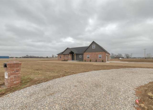 Property at 7990 N Sanderson Ter, Crescent, OK 73028, 3 beds, 2 baths