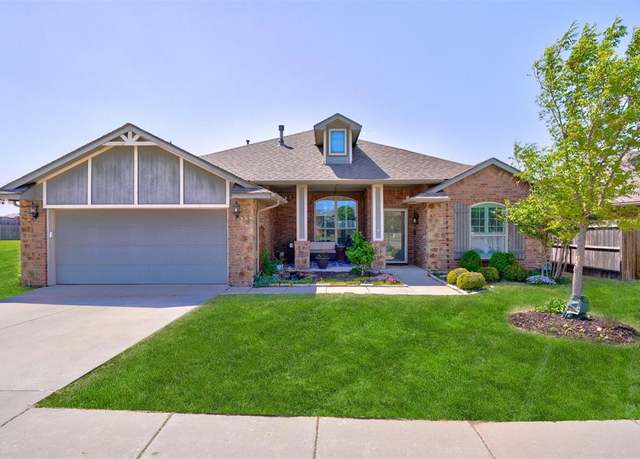 Property at 18313 Summer Grove Ave, Edmond, OK 73012, 4 beds, 2 baths