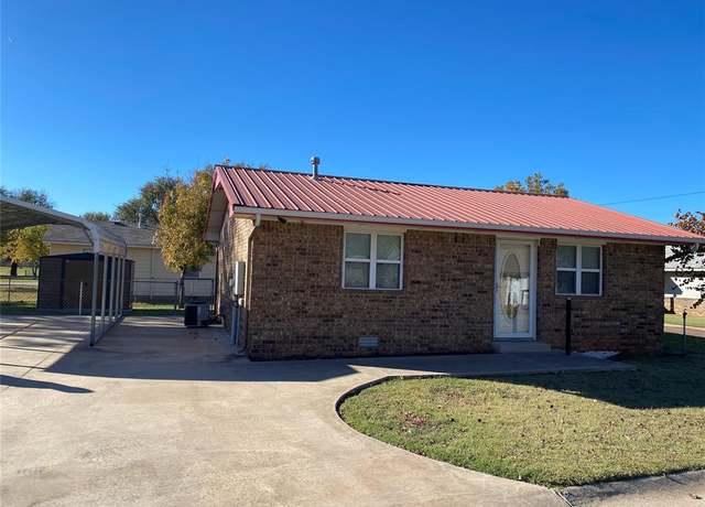 Property at 601 S Howard Ave, Elk City, OK 73644, 2 beds, 1 bath