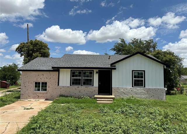 Property at 1011 Eula St, Altus, OK 73521, 3 beds, 1 bath