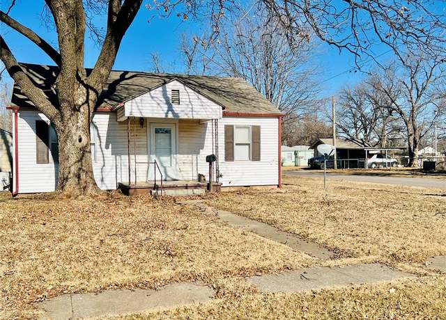 Property at 1401 W 2nd St, Elk City, OK 73644, 2 beds, 1 bath