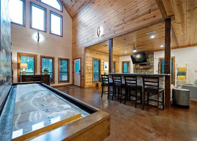 Property at 256 Greenbrier Trl, Broken Bow, OK 74728, 4 beds, 3.5 baths