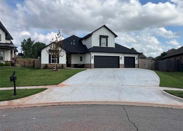 Property at 800 NW 190th St, Edmond, OK 73012, 4 beds, 3 baths