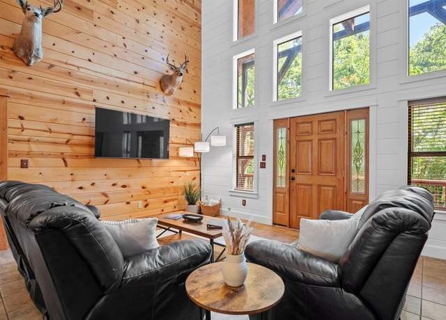 Property at 83 Bobber Rd, Broken Bow, OK 74728, 3 beds, 2.5 baths