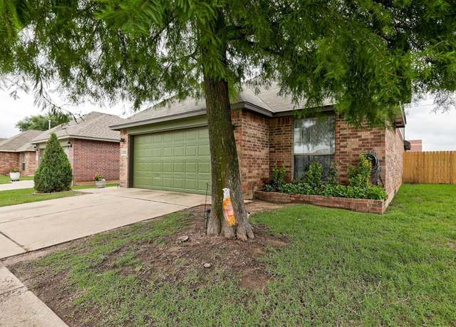 Property at 1312 SW 25th St, Moore, OK 73170, 3 beds, 2.5 baths