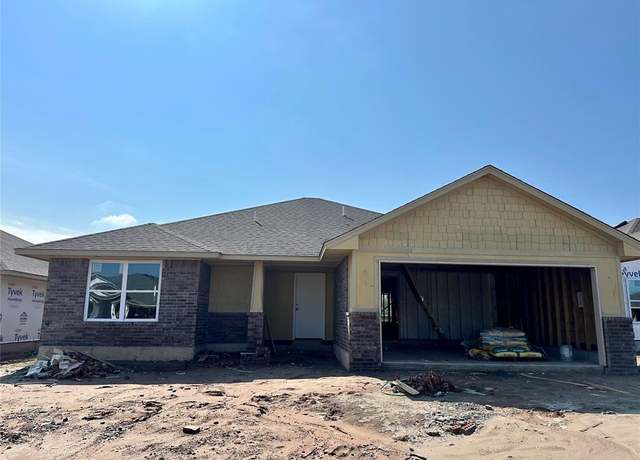 Property at 1013 Redwood Creek Dr, Yukon, OK 73099, 3 beds, 2 baths