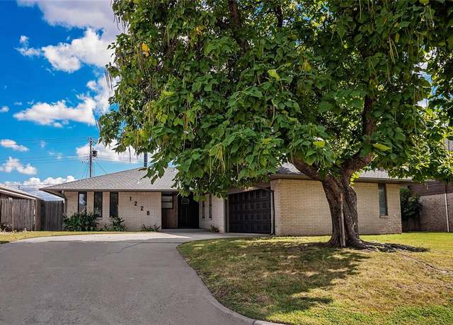 Property at 1228 SW 72nd St, Oklahoma City, OK 73139, 3 beds, 2 baths