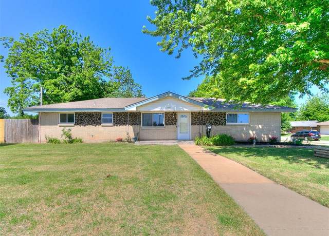 Property at 1401 S Broadway Ave, Moore, OK 73160, 3 beds, 1.5 baths
