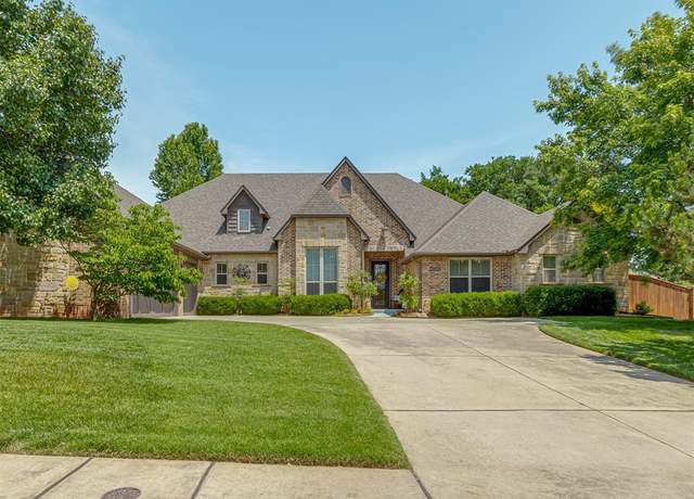 Property at 3122 Thornbrooke Blvd, Edmond, OK 73013, 4 beds, 3.5 baths