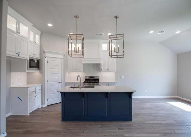 Property at 3024 Arbor Hill Dr, Edmond, OK 73034, 3 beds, 2 baths