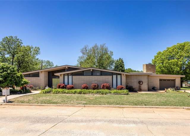 Property at 1225 N Kansas St, Weatherford, OK 73096, 3 beds, 2.5 baths